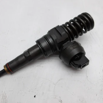INJECTOR Škoda Roomster 2008 1.9 tdi 038130037BN