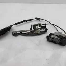 ZAKLEP ZADAJ DESNA Peugeot 3008 2009 1.6 HDI 9138Z2 ZAKLEP ZADAJ DESNA Peugeot 3008 2009 1.6 HDI 9138Z2