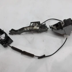 ZAKLEP  ZADAJ DESNA Peugeot 3008 2009 1.6 HDI 9138Z2