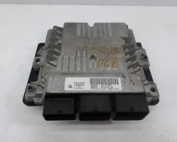 ENGINE CONTROL UNIT Peugeot 5008 2015 1.6 HDI 9811651980 1609379580