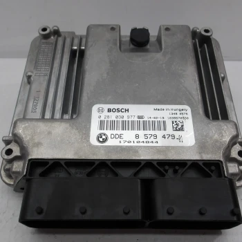 RAČUNALNIK MOTORJA BMW 3 2014 318 D 0281030977        8579479