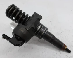 ŠOBA Volkswagen Golf 2006 1.9 TDI 0414720215      038530073AG
