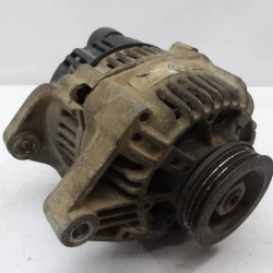 ALTERNATOR Renault CLIO II 2002 1.2 7700424585 2541979A ALTERNATOR Renault CLIO II 2002 1.2 7700424585 2541979A